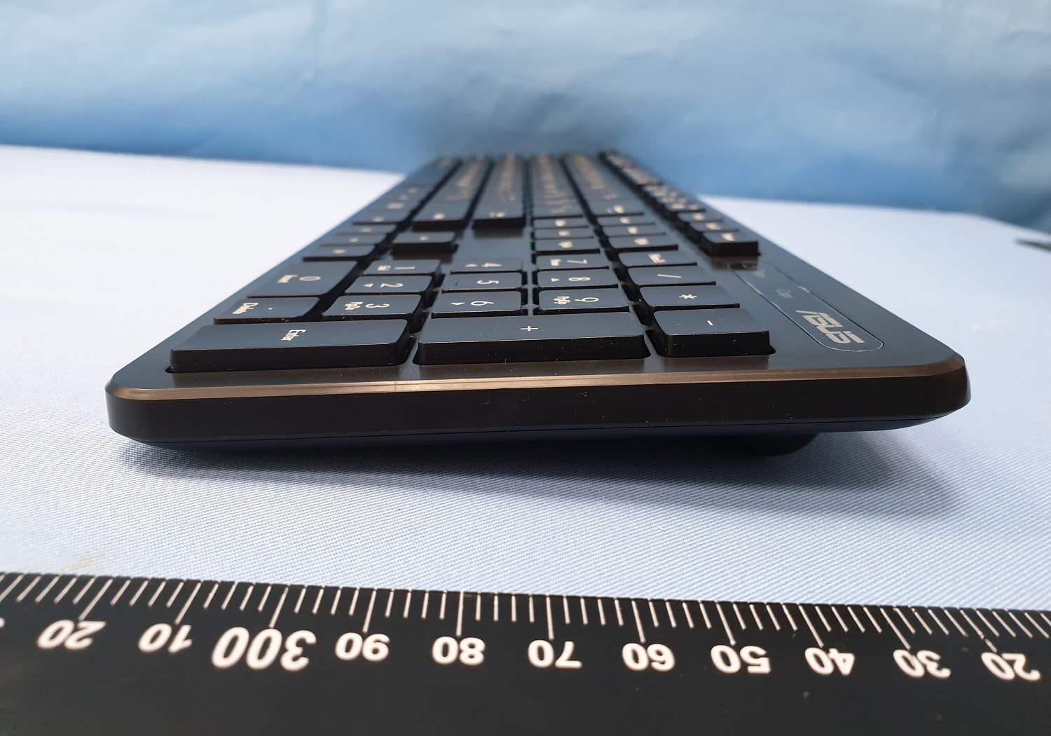 Wireless Keyboard and Mouse Set CW100 (Keyboard) - FCC ID MSQ-KB-CW100 - ASUSTeK Computer Inc (4)