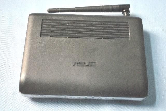SUPER SPEED N WIRELESS ROUTER - FCC ID MSQRTN10B - ASUSTeK Computer Inc (2)