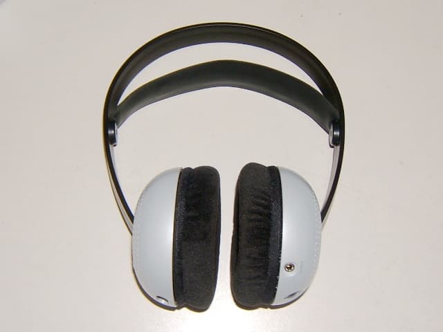 WIRELESS HEADPHONE RECEIVER - FCC ID MVAHP4290-001R - Uni-Art Precise Products Ltd (3)