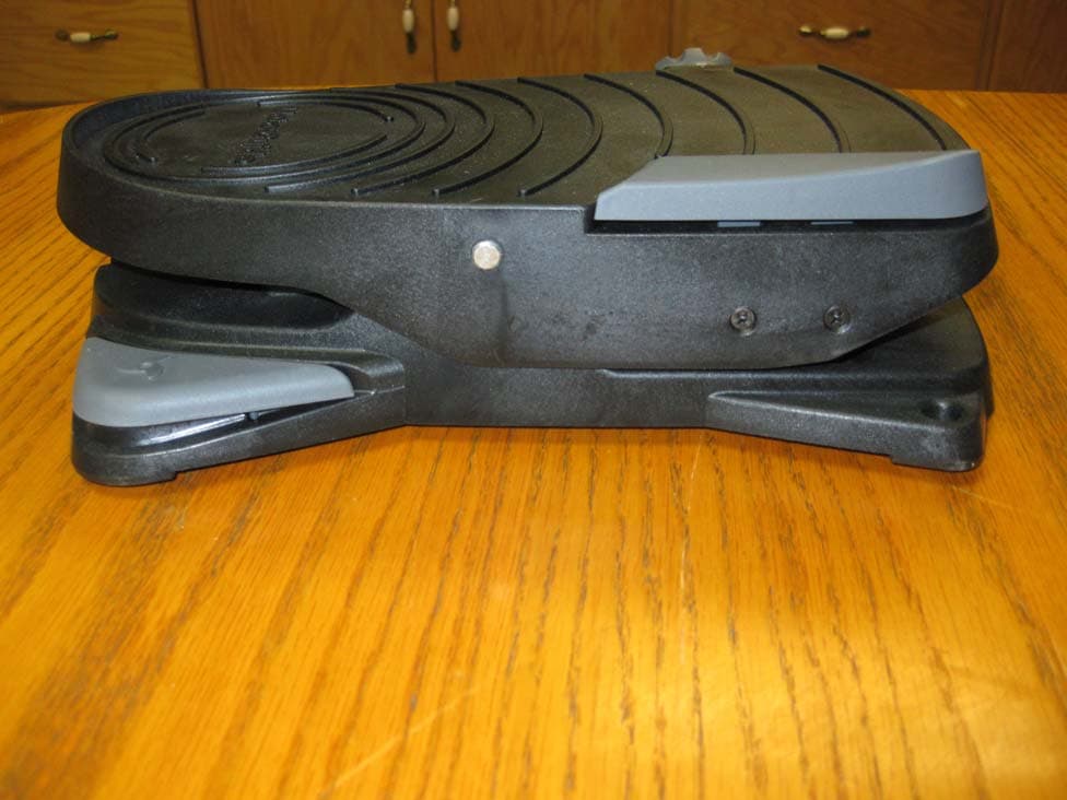 Wireless foot activated remote device - FCC ID MVU09291 - MotorGuide (2)