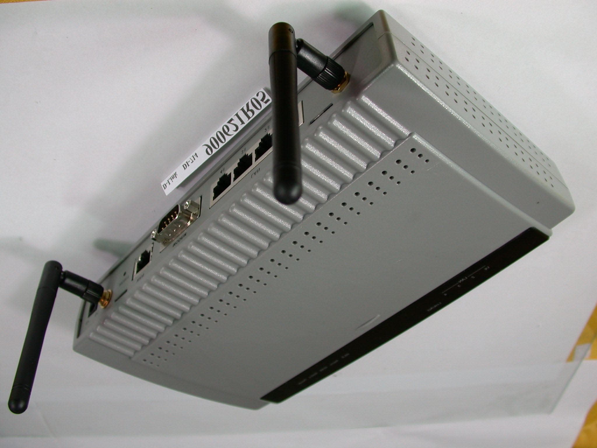 2.4GHz Wireless Router - FCC ID MXF-R900621 - Gemtek Technology Co., Ltd.