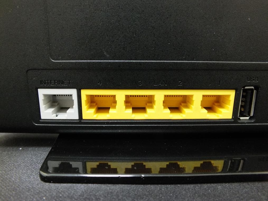 Dual band Router - FCC ID MXF-WRTB283N - Gemtek Technology Co., Ltd. (4)