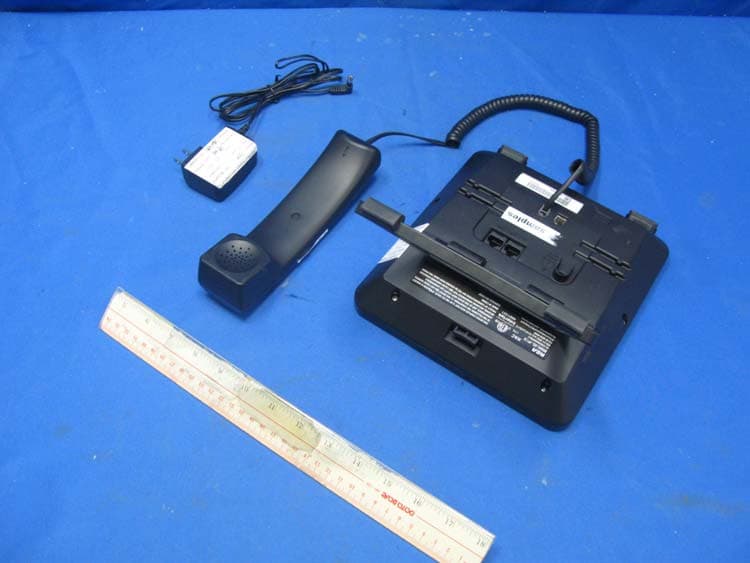 3 Lines Desk Phone with HD Voice - FCC ID MZVIP-120 - Telefield Ltd. (2)