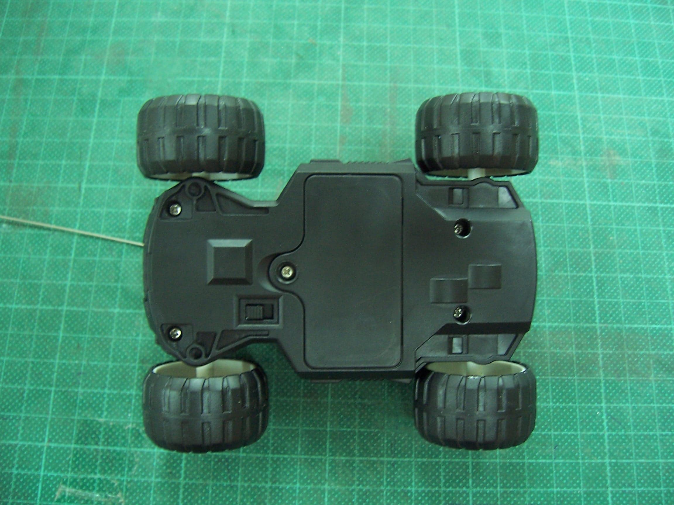 49MHz TOY-TX - FCC ID N3EMINSPYLISCAR - Wild Planet Entertainment, Inc. (2)