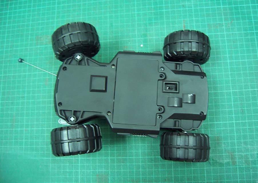 Wireless Toy Transmitter - FCC ID N3EVIDEOCAR70133R - Wild Planet Entertainment, Inc. (1)
