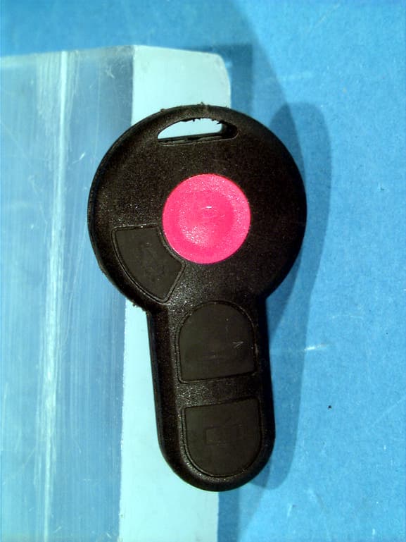 Car Alarm Transmitter - FCC ID N64HU01WHT - Electronica Clarion S.A. de C.V. (1)