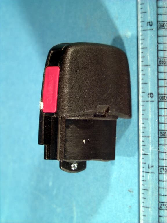 Wireless Remote Transmitter (Vehicle Security Syst - FCC ID N64HU03WHT - Electronica Clarion S.A. de C.V. (3)