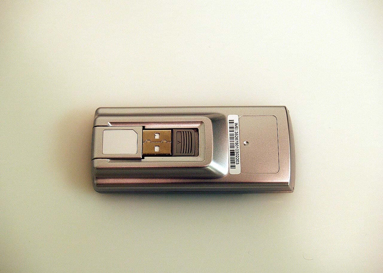 850/900/1800/1900/2100 MHz USB Modem - FCC ID N7NMC8781U - Sierra Wireless, ULC