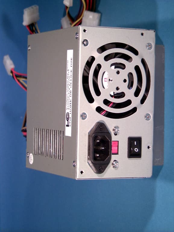 Pentium II ATX Mid-Tower PC - FCC ID N9DMEGTRONP2BX01 - Megtron International Inc (5)