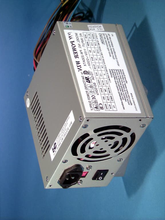 Pentium II ATX Mid-Tower PC - FCC ID N9DMEGTRONP2BX01 - Megtron International Inc (2)