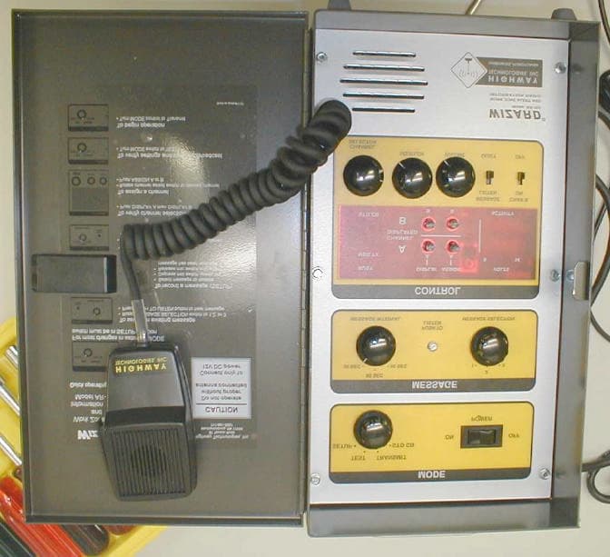 Highway Safety Transmitter - FCC ID NB31032 - Highway Technologies Inc (1)