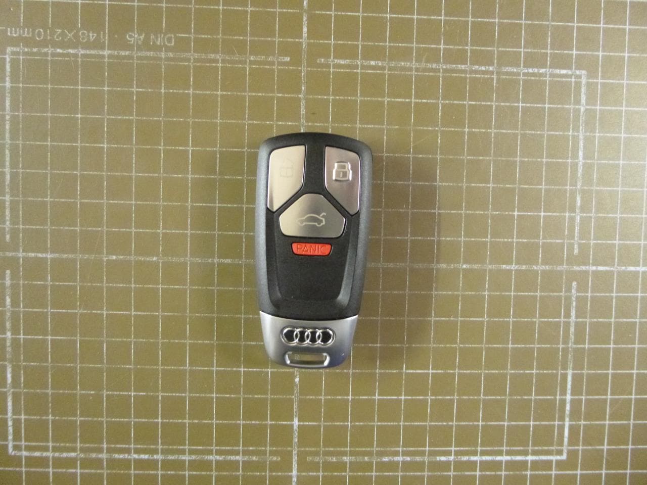 PLL radio remote control transmitter - FCC ID NBGFS14P71 - HELLA GmbH & Co. KGaA (4)