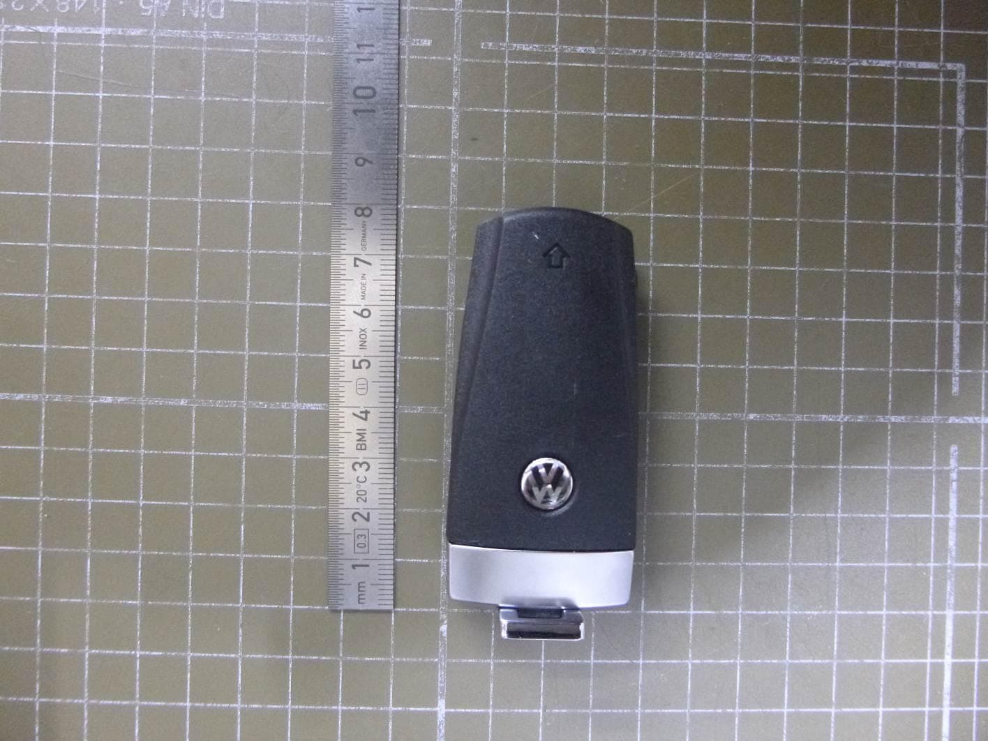 Keyless Car Entry - FCC ID NBGPQ12P01 - HELLA GmbH & Co. KGaA (2)
