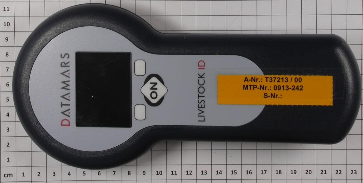 RFID handheld reader for livestock applications - FCC ID NDX-TRACKING1 - Datamars SA (2)