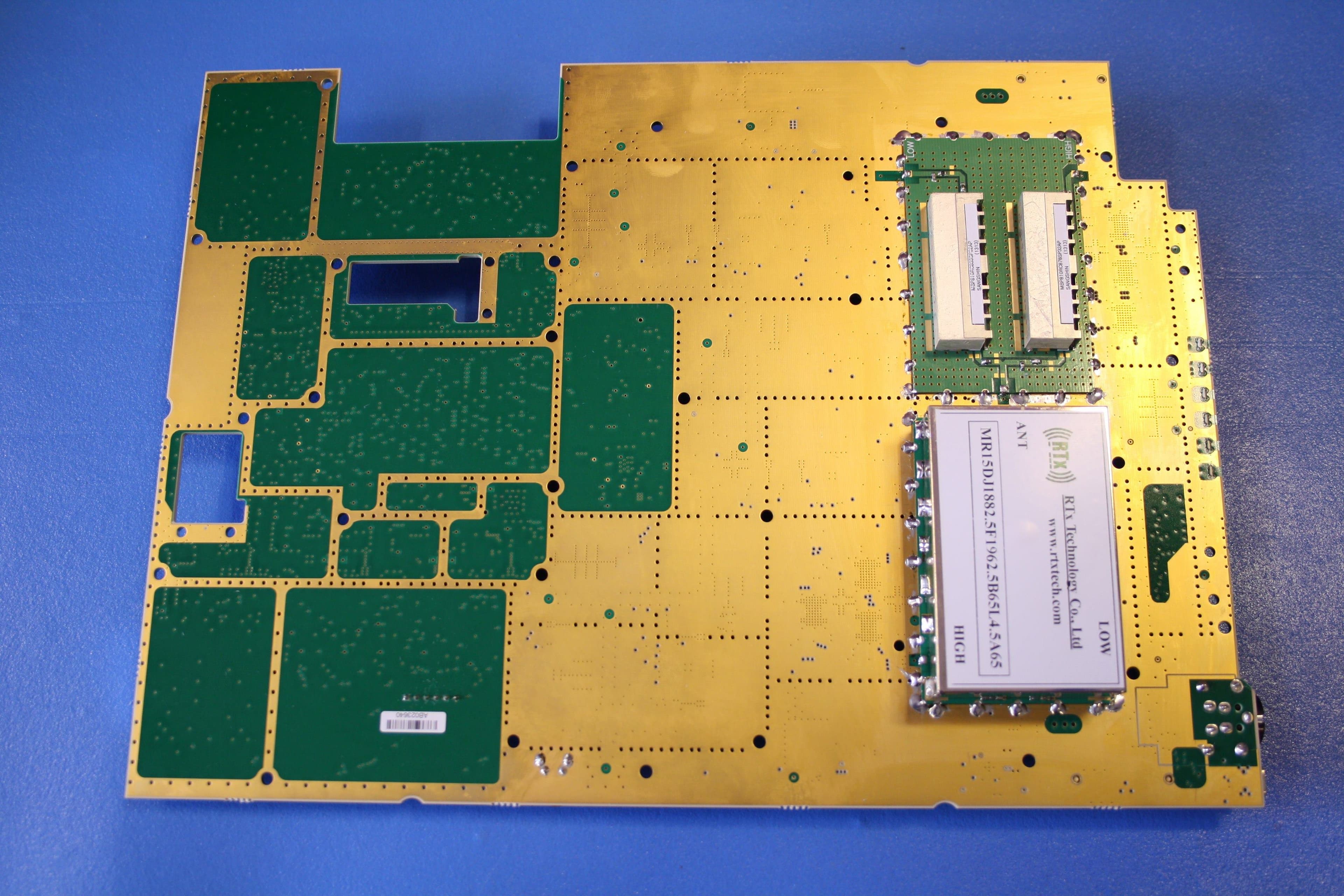 MBF2001A Dual Band Optical Repeater - FCC ID NEOMBF23082319 - PBE Europe Ltd. trading as Axell Wireless