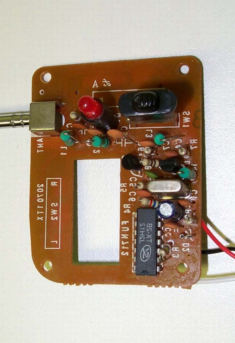 Remote Control Toy Transmitter - FCC ID NFY10731 - Radio Fun International  Ltd (1)