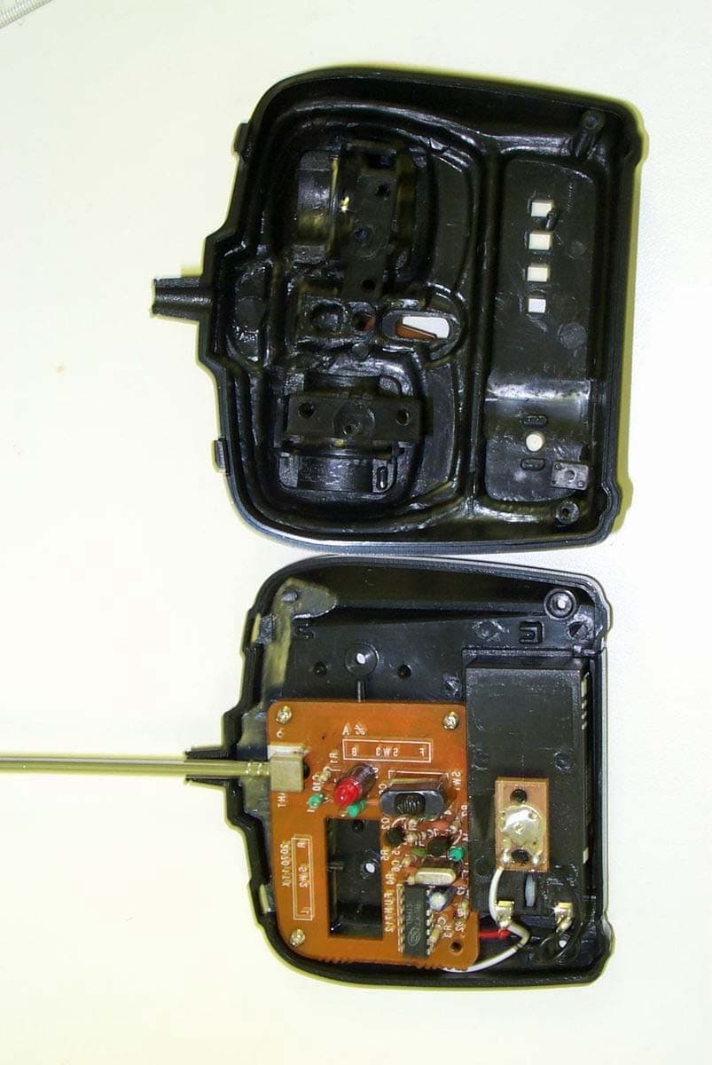 Remote Control Toy Transmitter - FCC ID NFY10731 - Radio Fun International  Ltd (3)