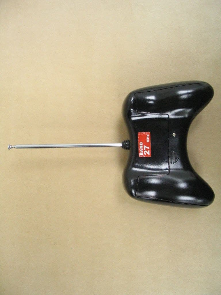 Radio Controlled Toys: 24702 - FCC ID NFY24702 - Radio Fun International  Ltd (2)