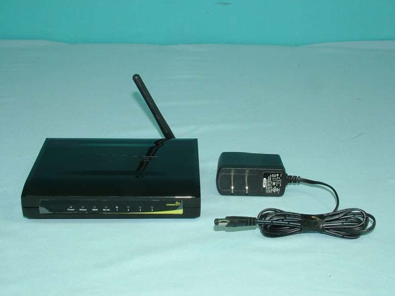 IEEE802.11n Wireless LAN Router - FCC ID NHPWLN2219 - Cameo Communications Inc (4)