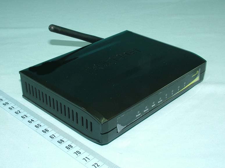 IEEE802.11n Wireless LAN Router - FCC ID NHPWLN2219 - Cameo Communications Inc