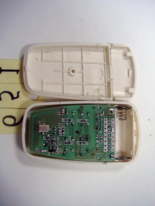 DSC - Part 15 Security/Remote Control Transmitter - FCC ID NHSPTTX01 - Powertech Industrial Co Ltd (1)