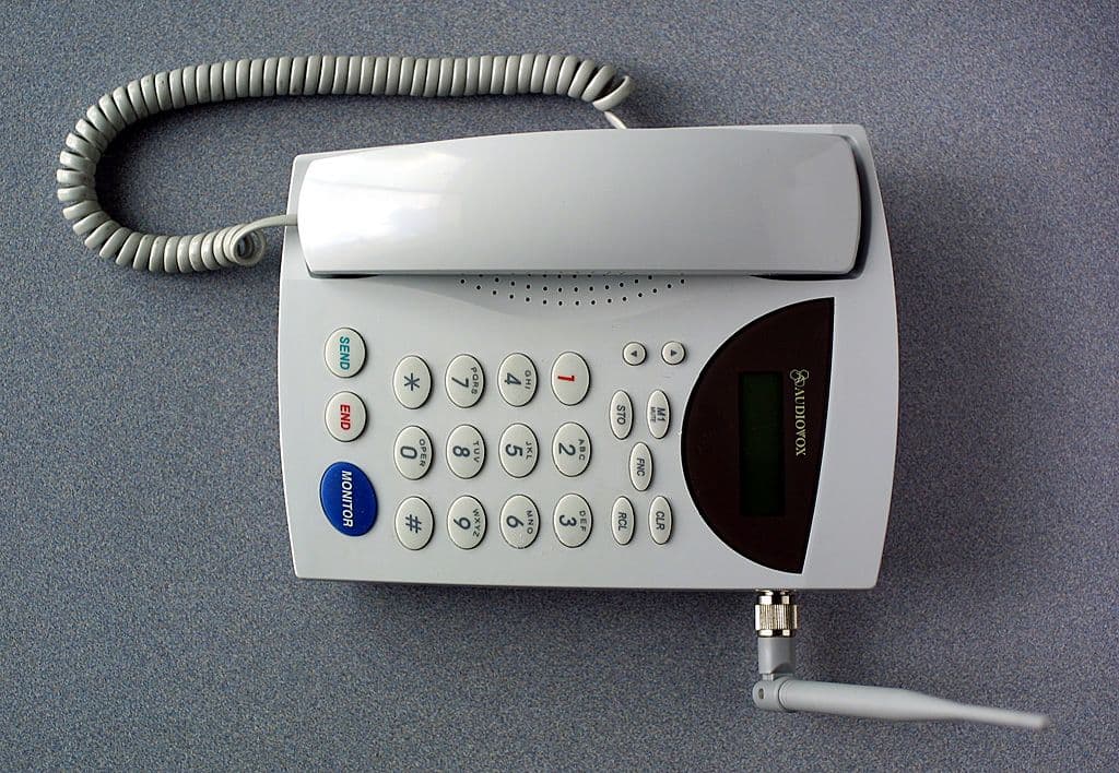 Fixed Wireless Cellular Desktop Phone - FCC ID NJIFW8000 - CSI Wireless