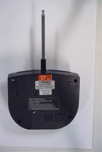 RC TOY - TRANSMITTER - FCC ID NLB27028TX - Dickie Toys Hong Kong Ltd. (1)