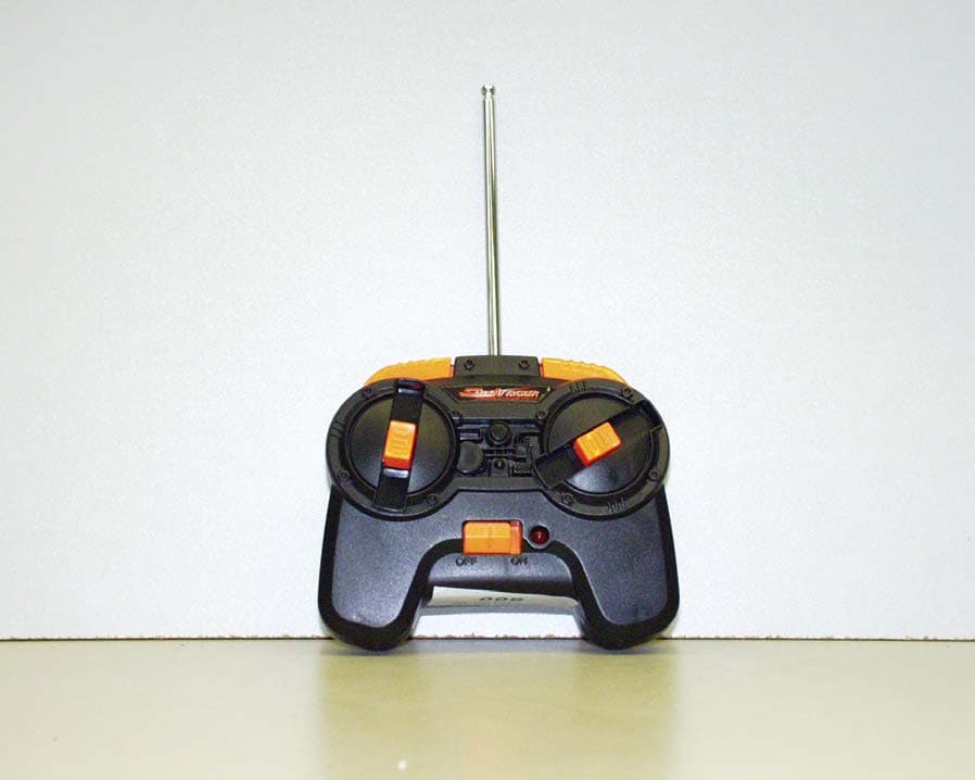 RC TOY-TRANSMITTER - FCC ID NLB27084TX - Dickie Toys Hong Kong Ltd. (2)