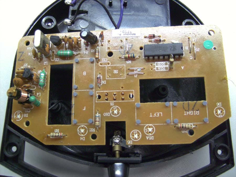 27 MHz REMOTE CONTROL TRANSMITTER - FCC ID NLB27091TX - Dickie Toys Hong Kong Ltd. (2)
