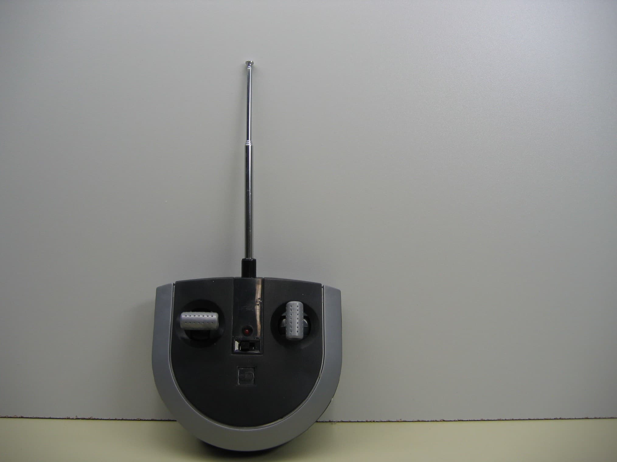 RC TOY-TRANSMITTER - FCC ID NLB49010TX - Dickie Toys Hong Kong Ltd. (1)