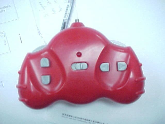 27 MHz Remote Control TX - FCC ID NLKTMI3308427 - Toymax Inc