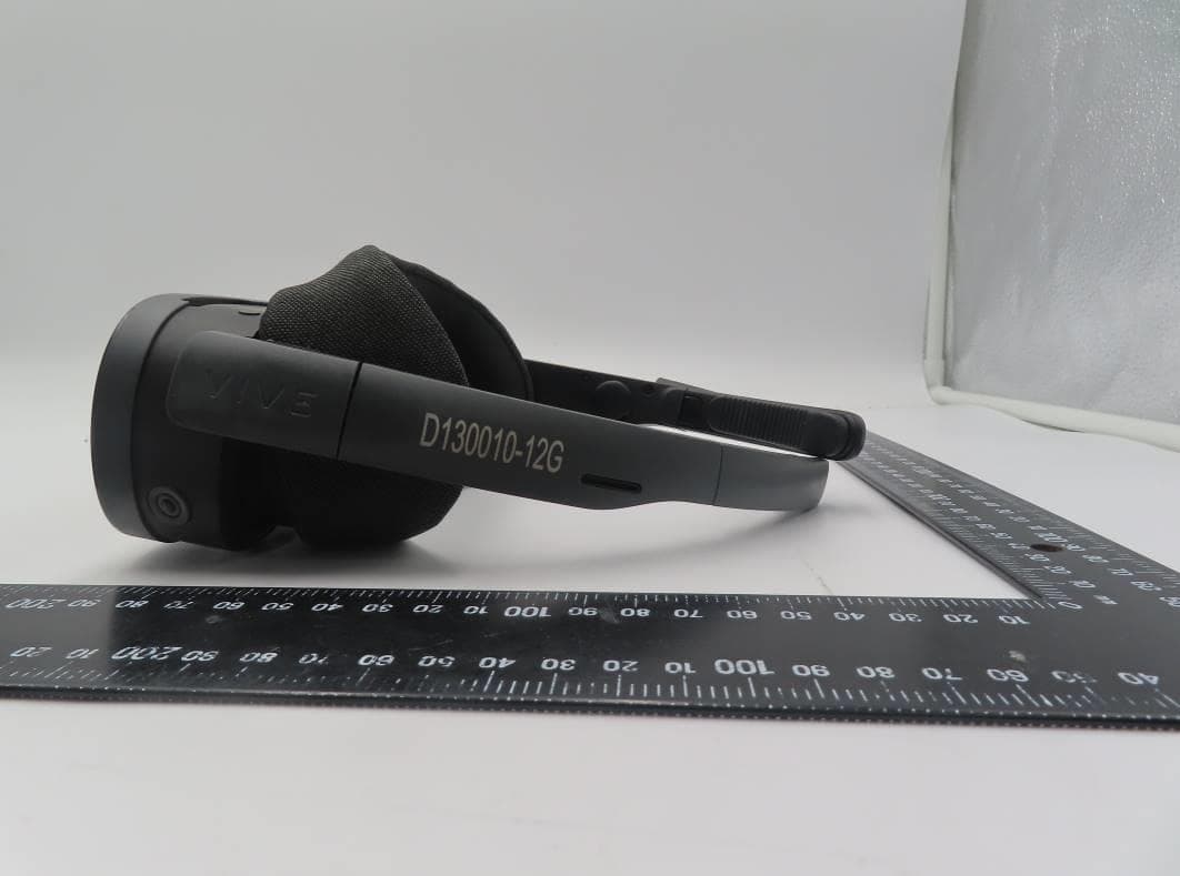Headset - FCC ID NM82QBB100 - HTC Corporation (5)