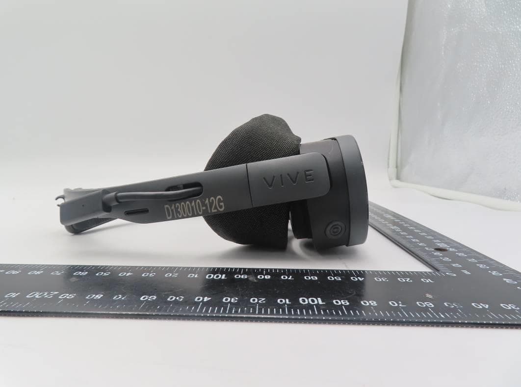 Headset - FCC ID NM82QBB100 - HTC Corporation (4)