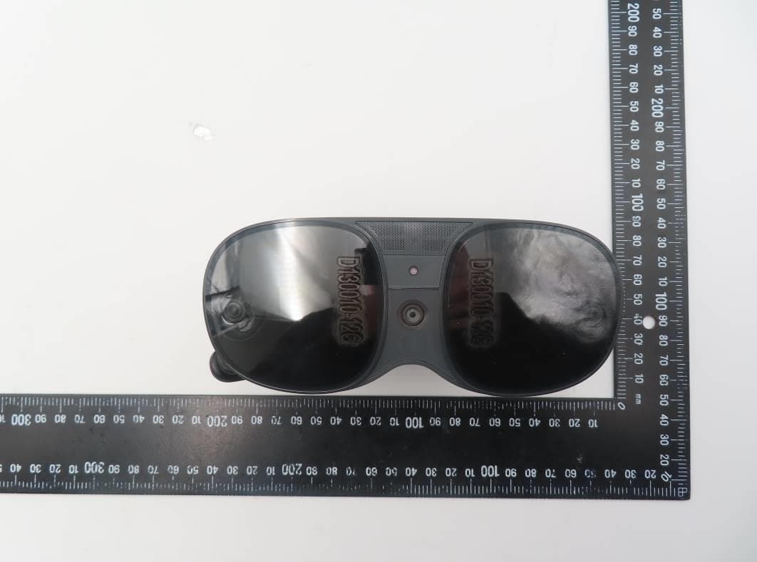 Headset - FCC ID NM82QBB100 - HTC Corporation (2)