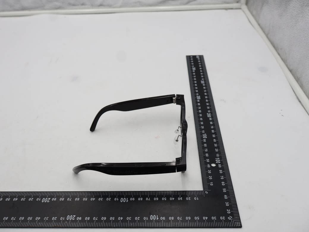 VIVE Headset - FCC ID NM82QDJ100 - HTC Corporation (5)