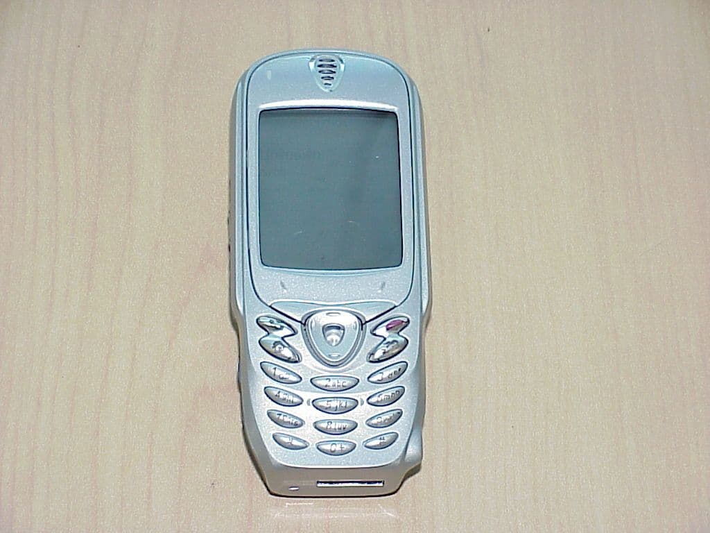 GSM 900 / 1800 / 1900 Phone - FCC ID NM8CANARY - HTC Corporation