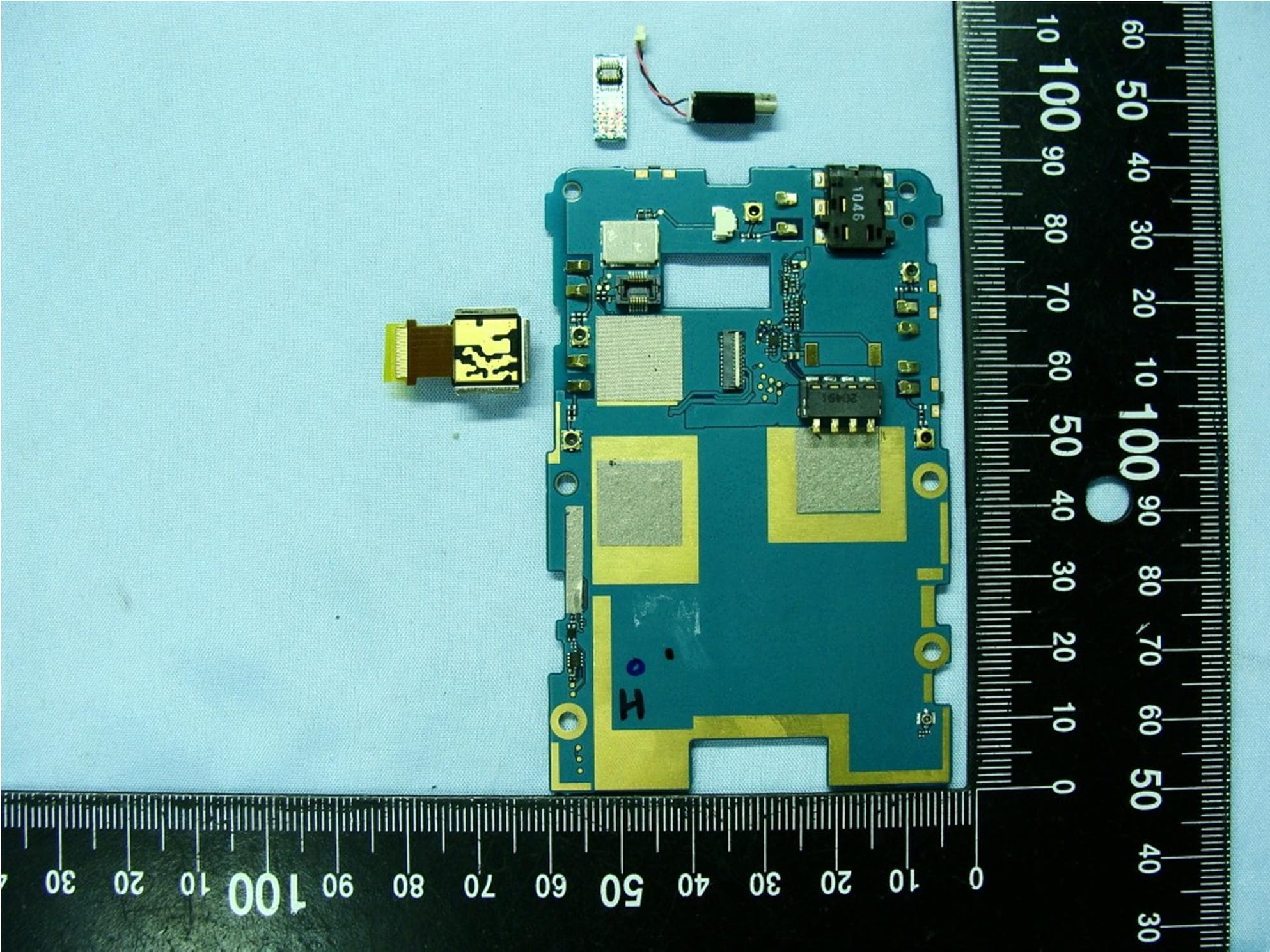 Smart Phone - FCC ID NM8PH44100 - HTC Corporation (2)
