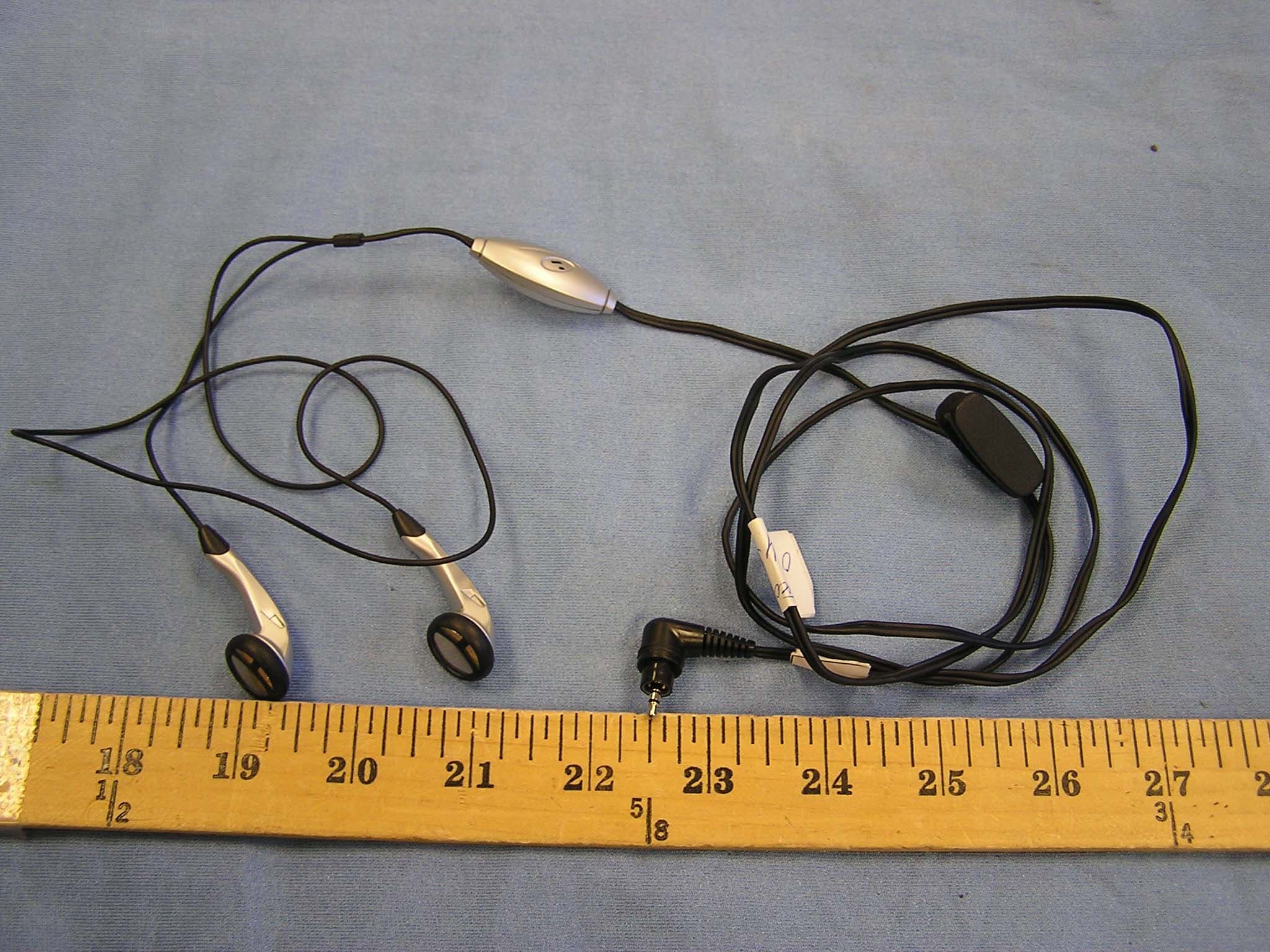 Dual Band ( Cellular & PCS ) Smartphone - FCC ID NM8VIVIDA - HTC Corporation (3)