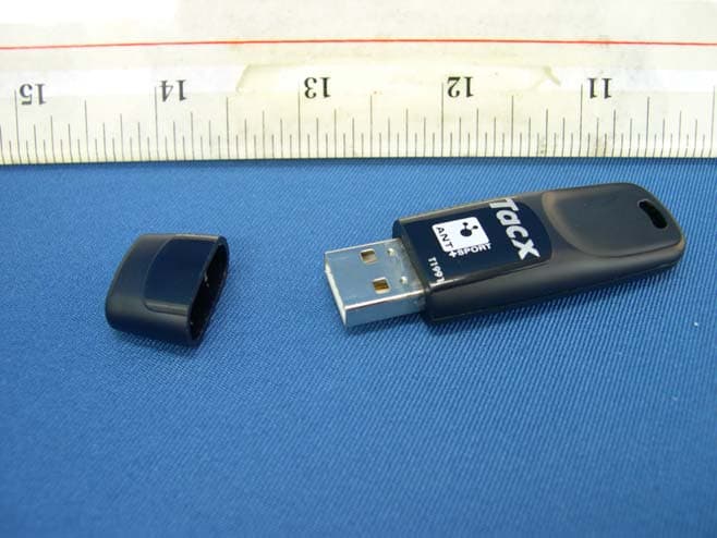 2.4GHz USB Dongle - FCC ID NMTAD112 - IDT Technology Limited (2)