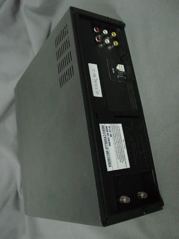 Video Cassette Recorder - FCC ID NPESVRN001 - Samjung Co Ltd (2)