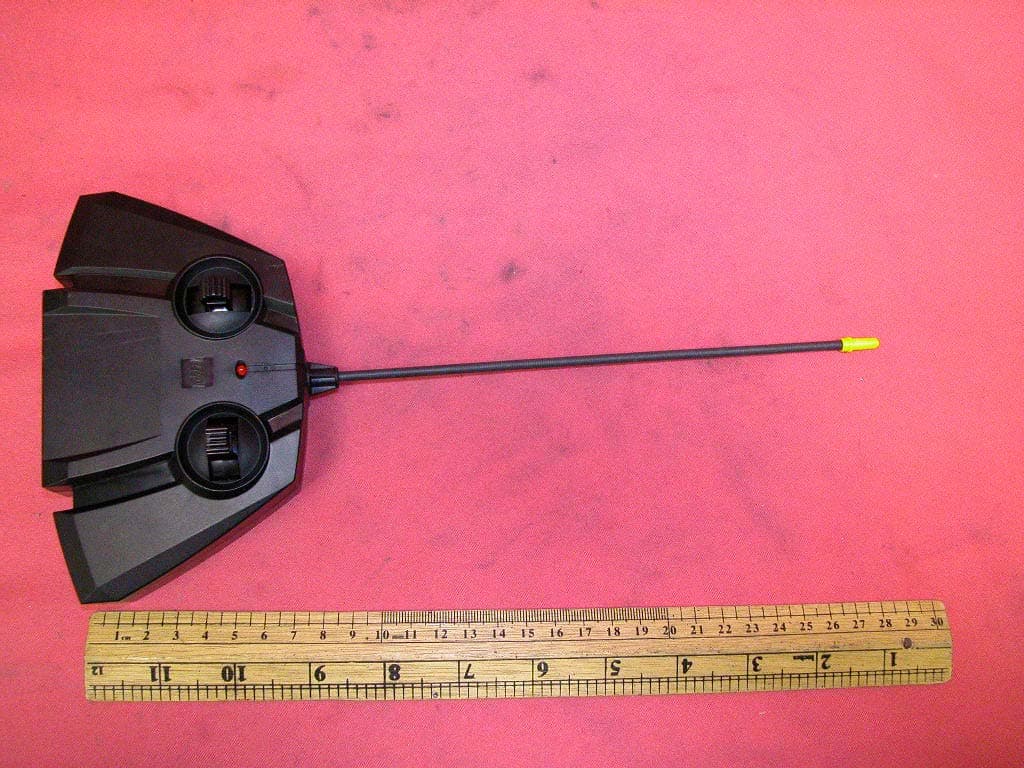 RC Car - FCC ID NPI57823 - LEGO Systems Inc