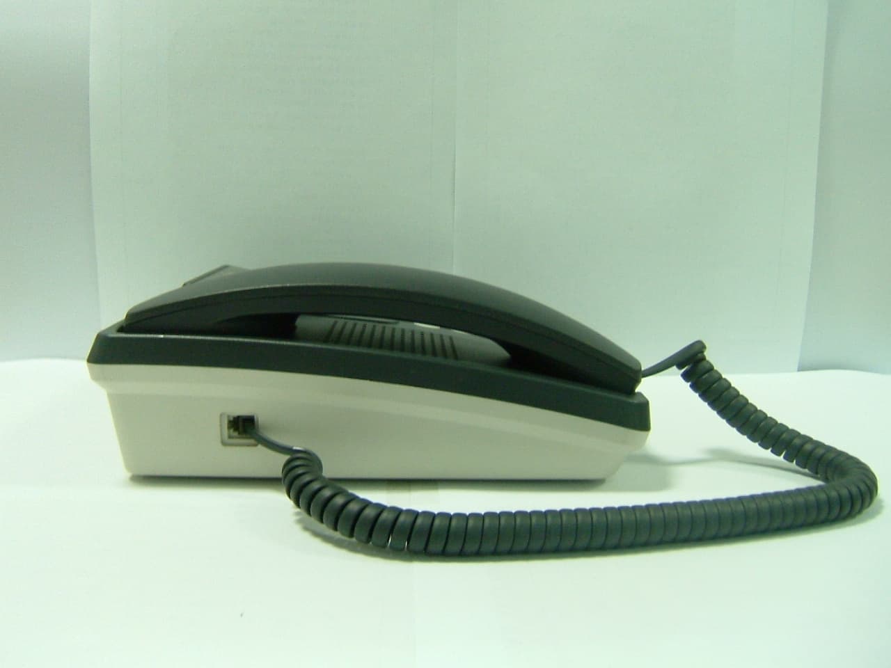 GSM850/PCS1900 Dual Band WLL Terminal - FCC ID NPQFGD8800 - Telian Corporation (5)