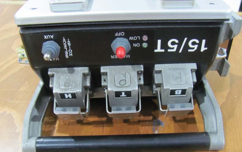 Craneboss Remote Control Transmitter - FCC ID NQHCBNT900TRX - Robinson Engineering Company Inc (3)