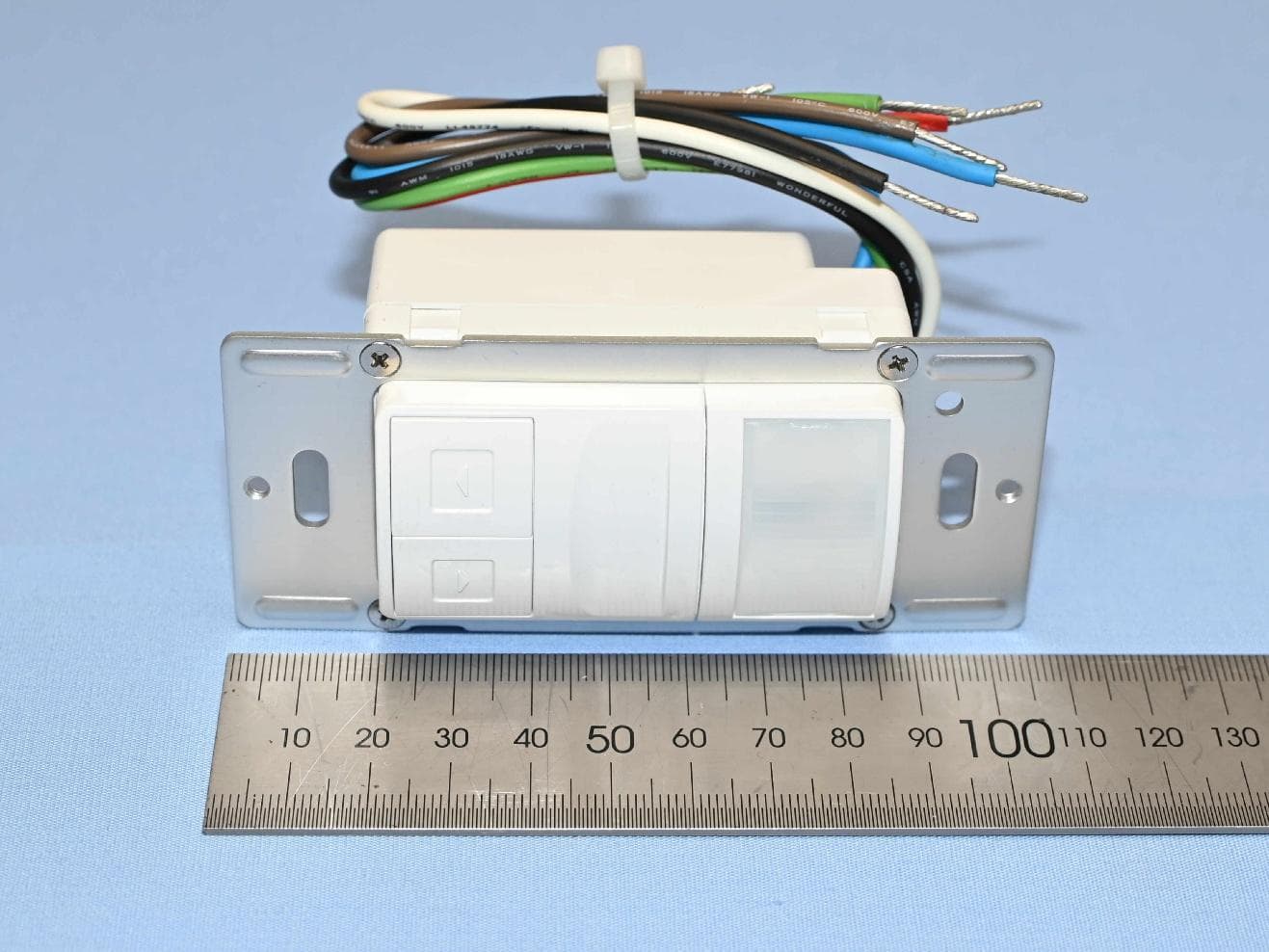 Line Voltage Dual-Tech Wall Switch Sensor - FCC ID NRIWS270000 - IR-TEC International Ltd. (2)