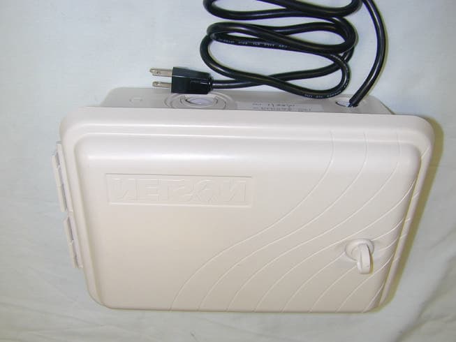 EZ Pro Electronic Irrigation Controller - FCC ID NYD86XX - L.R. Nelson Corporation