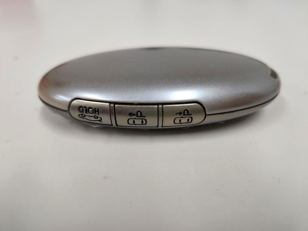 Remote Keyless Entry Transmitter - FCC ID NYOMBEC7FOB2208 - MOBASE ELECTRONICS CO., LTD. (3)
