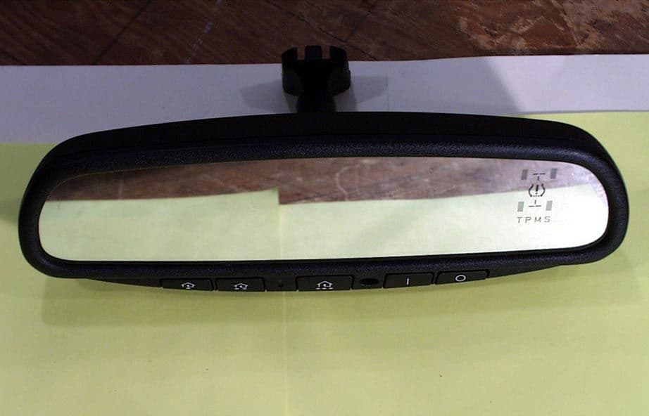 Universal Garage Door Opener in Mirror - FCC ID NZLBTPHL3 - Gentex Corporation