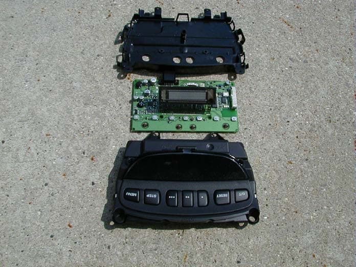 Universal Garage Door Opener Transmitter - FCC ID NZLDREVICHL4 - Gentex Corporation