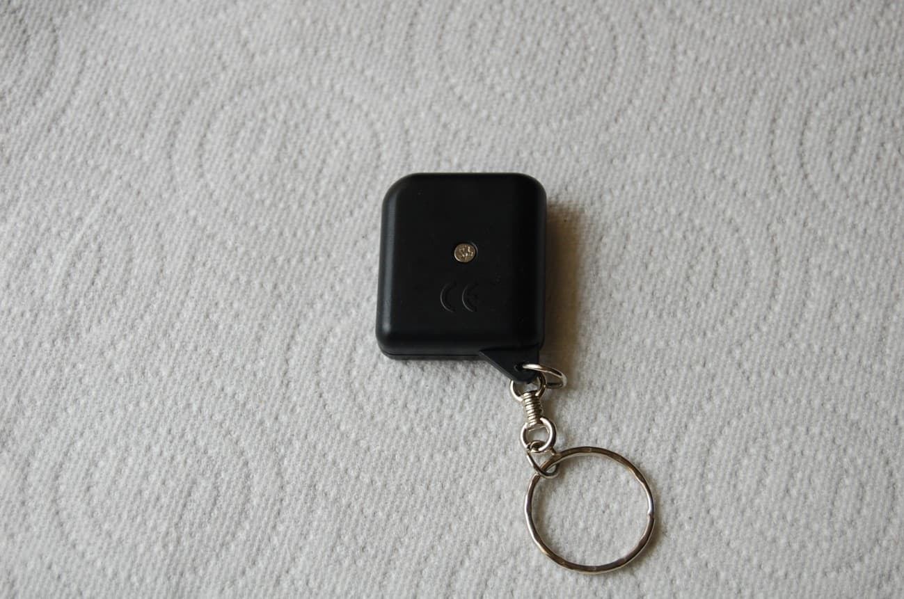 315 MHZ TRANSMITTER - FCC ID O23AR726 - ULTIMATE AIR FRESHENER, INC.