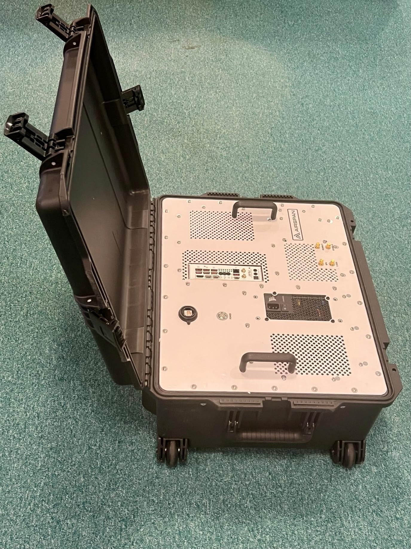 4G/5G Small Cell Transportable Base Station used for testing ATG network installations. - FCC ID O2J-CBATG - Airspan Communications Limited (2)